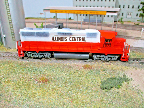 IC 3075 GP40X ILLINOIS CENTRAL ATH R-T-R 95997,CUSTOM PAINT/DETAILS/WTHRD,MARS