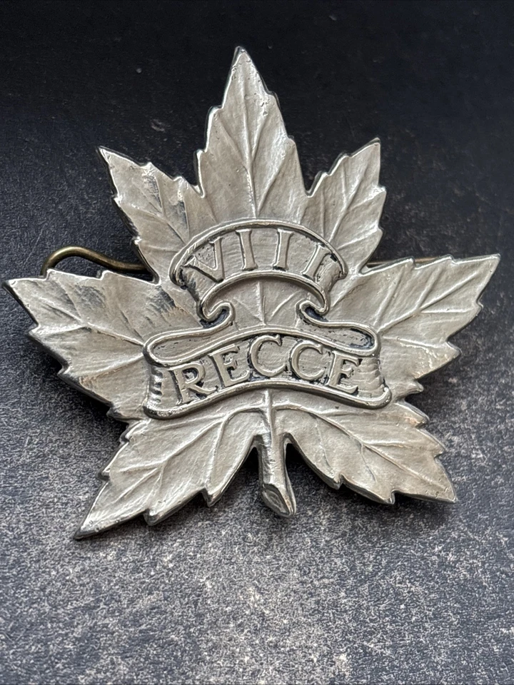 8th Canadian Reconnaissance Regiment, 14th Canadian Hussars, Cap Badge. WW2. - Image 3 of 4