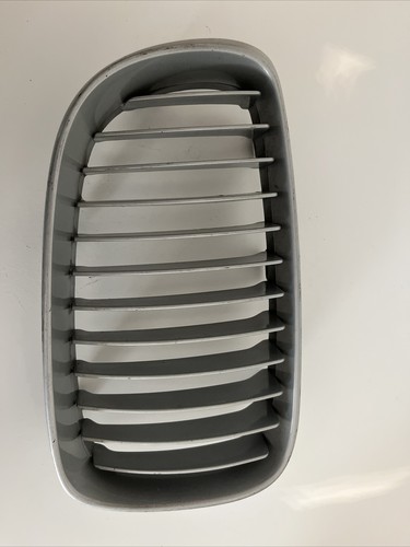 1 x Kühlergrill BMW 1er / 116i 118i 120i 130i 116d 118d 120d 2004-2013