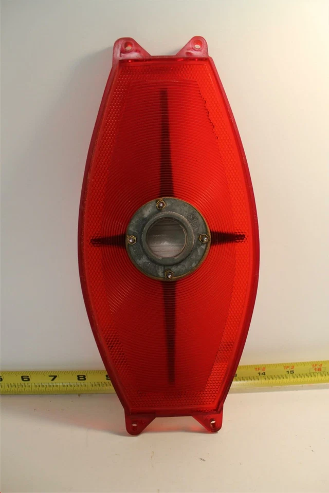 Lente de luz de lámpara trasera de parada C5AZ-13450-E1 FoMoCo 1965 Ford Ranch Wagon (725) NOS Foto 2 de 4