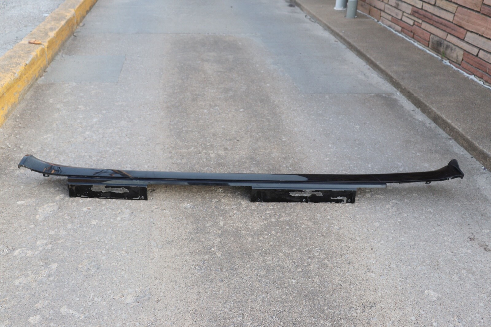 P2005156 2003-2012 Maserati Quattroporte M139 Side Skirt Rocker Panel 66518400