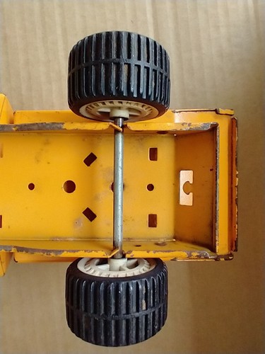 VINTAGE 1970'S TONKA SMALL PRESSED STEEL, DUMP TRUCK TOY TRUCK. 1 OWNER USED. - Picture 10 of 11