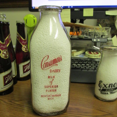 Benton Harbor, Mich. Consumers Dairy SPQ Milk Bottle 2-sided variant MICHIGAN MI
