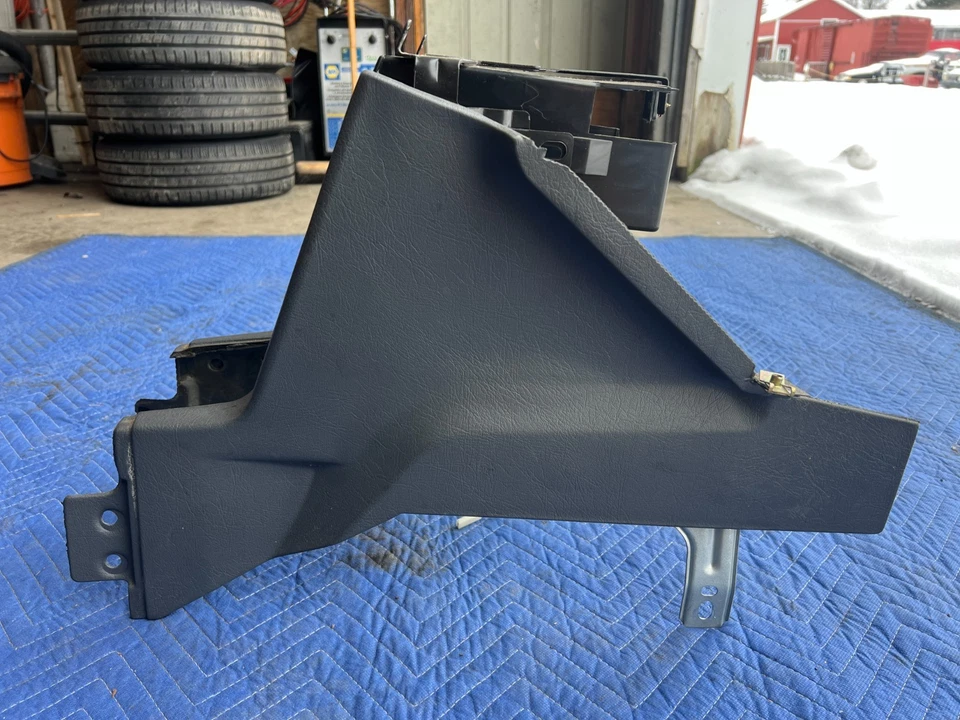 Volvo 740 940 1989-1995 sedán diestro y derecho consola central inferior moldura gris OEM #3753EM Foto 4 de 4