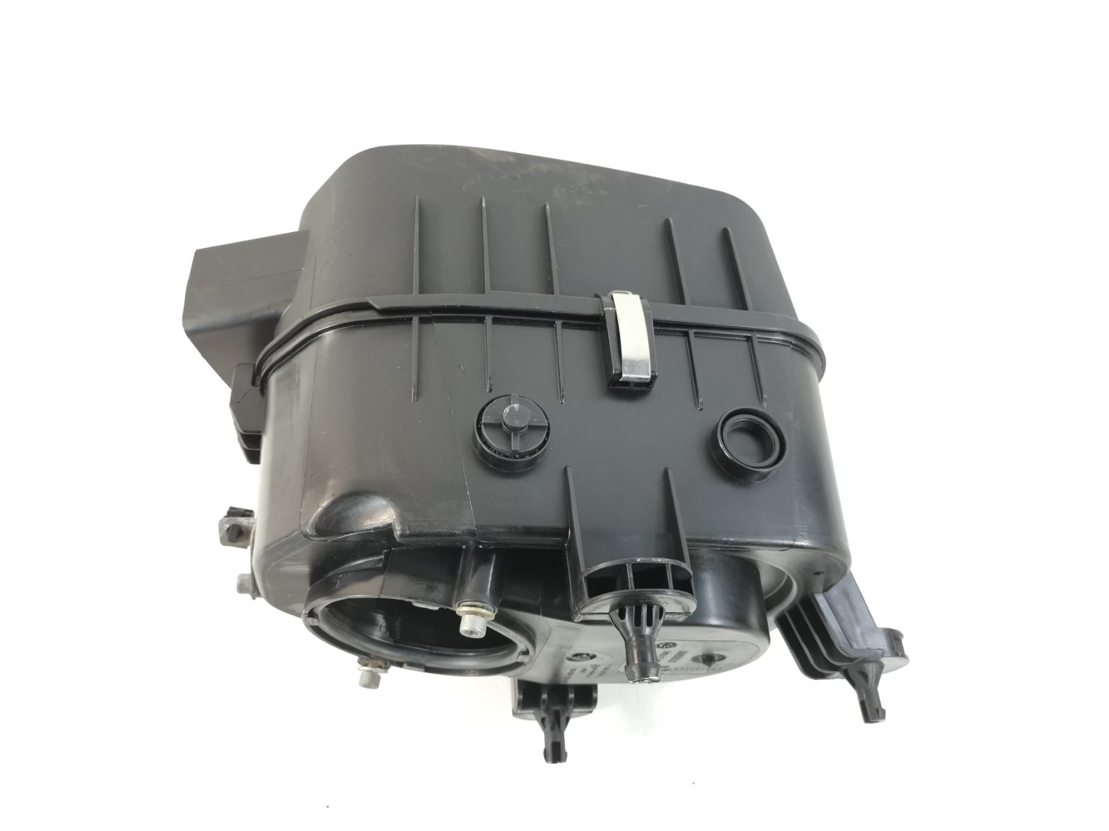 MASERATI LEVANTE S 3.0L AWD 2017  Right Side Engine Air Filter Box 670001543 OEM