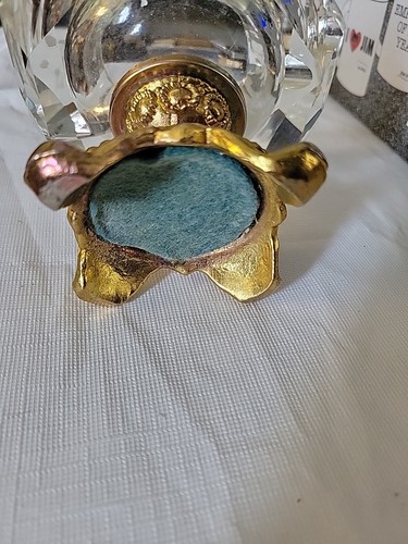 Vintage Hollywood Regency Footed Cut Glass Ashtray **One Tiny Chip Pictured** - Picture 4 of 7