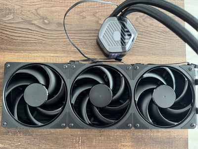 Cooler Master MasteLliquid 360 Atmos Stealth CPU AIO Wasserkühler