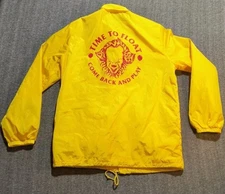 It Chapter 2 Jacket Yellow Raincoat Time to Float Stephen King Size Large Snap 