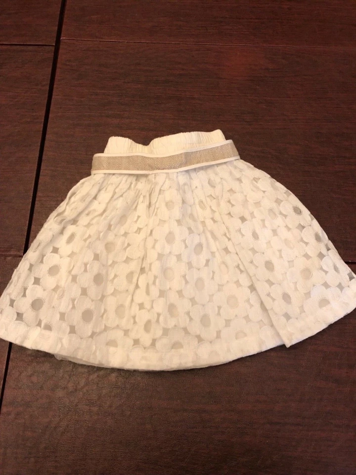 Mini Falda Simonetta Niñas Talla 6 Color Blanco con Diseño Flor y Cinturón Crema Foto 2 de 4