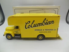 Scarce First Gear 19-1527 1957 International R-200 Moving Van Columbian Storage