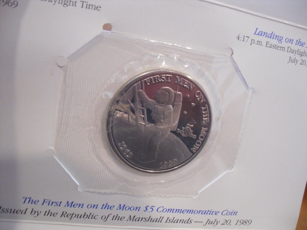 Republic of the Marshall Islands First Men on the Moon $5