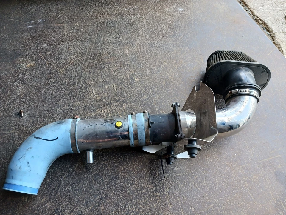 Неоригинальный воздухозаборник холодного воздуха в сборе для 2003 Ford Mustang - Изображение 4 из 4