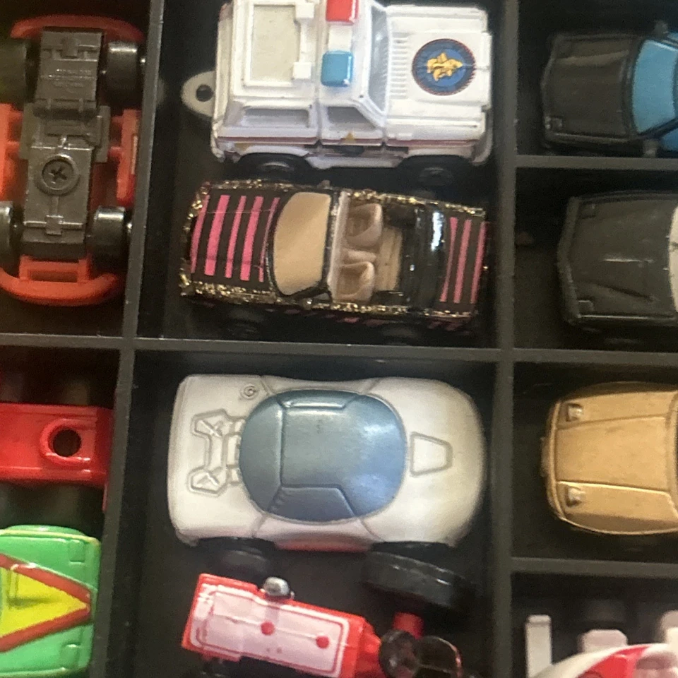 D-156 DE COLECCIÓN 1988 GALOOB MICRO MÁQUINAS SEMI CAMIÓN ESTUCHE DE TRANSPORTE ¡CON 74 VEHÍCULOS! Foto 4 de 4