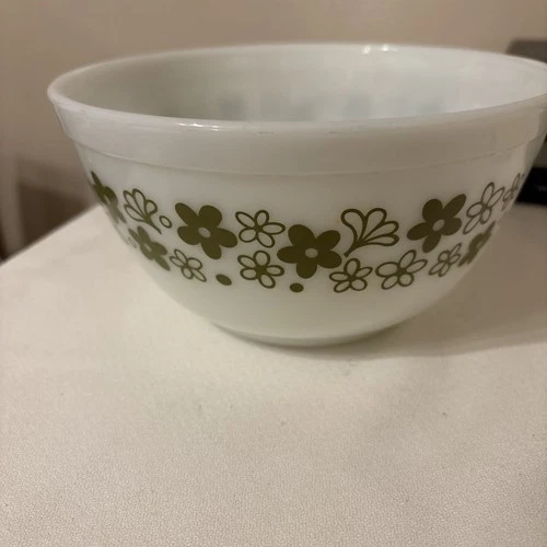Vintage Pyrex 1 1/2 Quart Bowl Spring Blossom Green