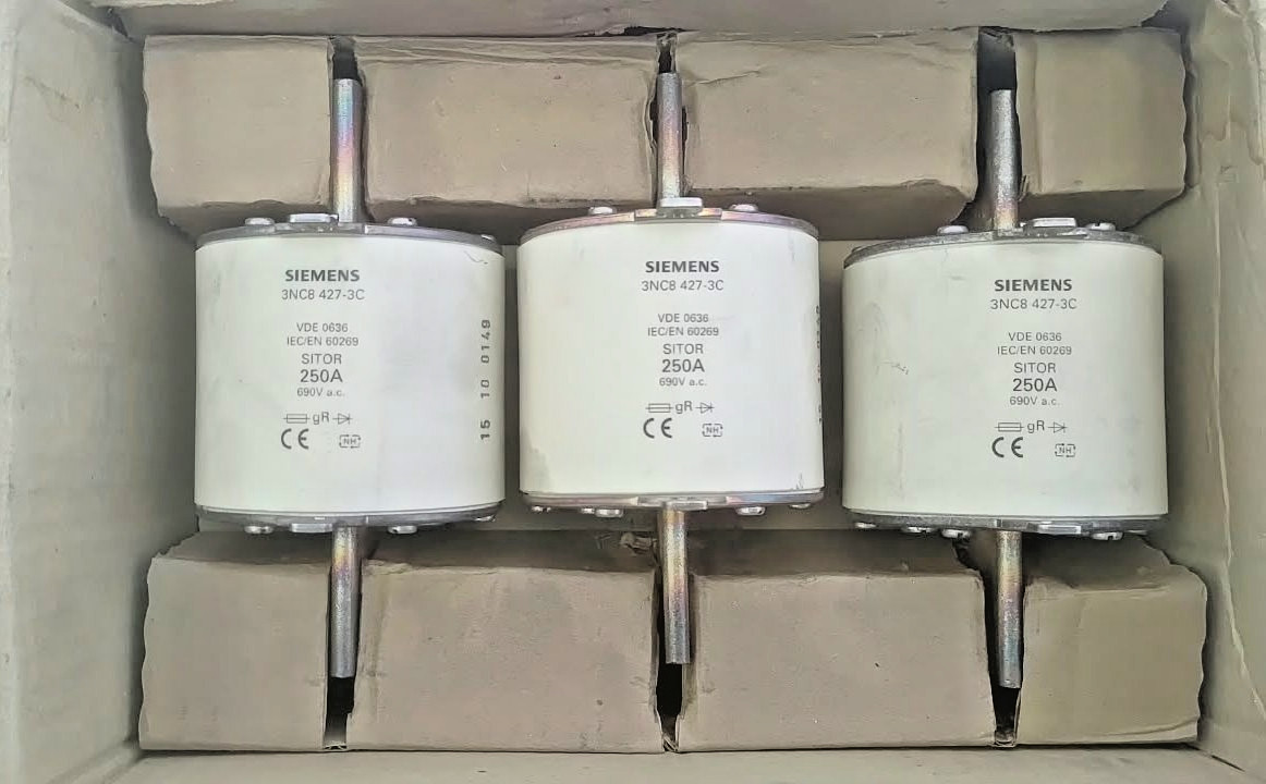 3x Siemens SITOR 3NC8427-3C NH3 Fuse Link gR 250A 690V AC 440V DC