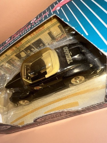 FIRE CHIEF GEARBOX BLACK 1940 FORD DELUXE COUPE LIMITED EDITION BANK NIB - Picture 3 of 8