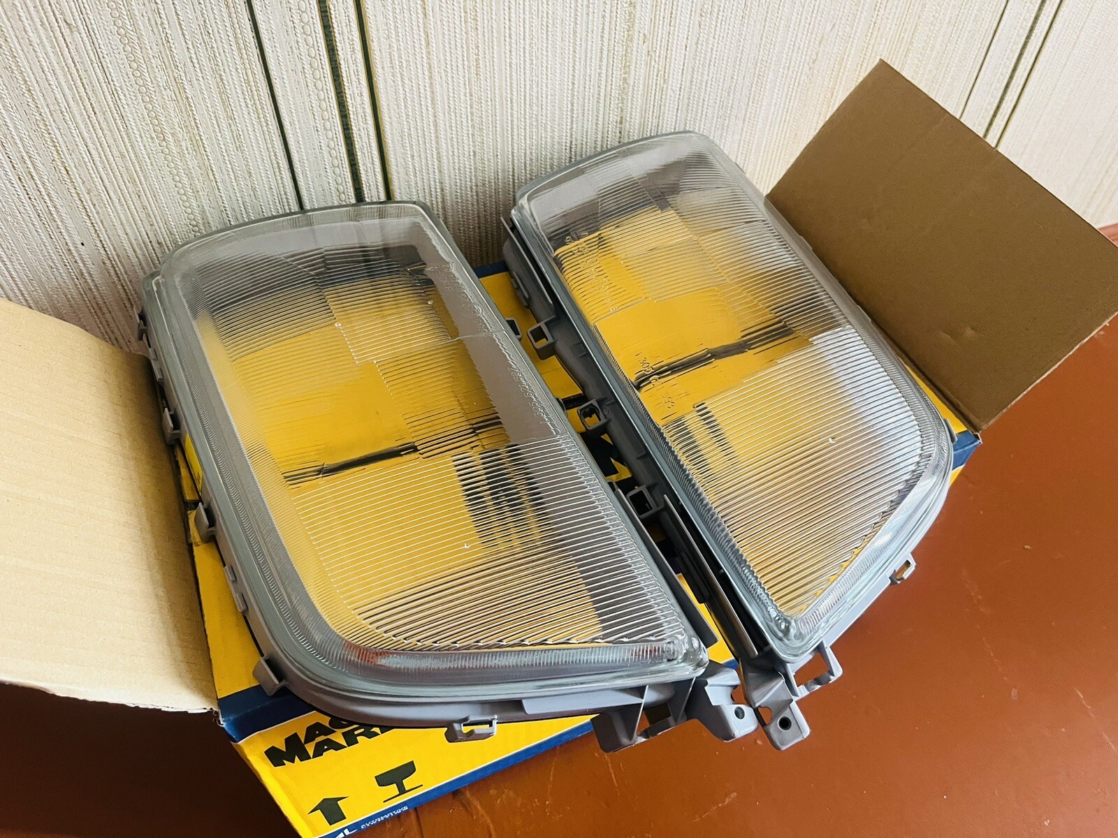 New OEM Mercedes C-Class W202 Headlight Lenses Pair Set Magneti  