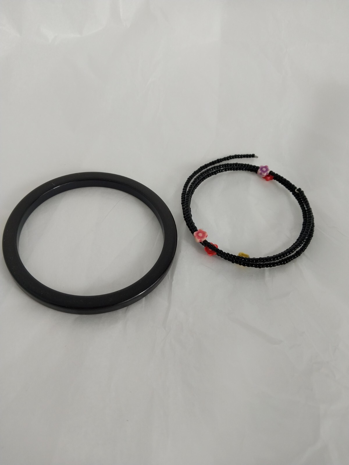 Black Bangle and Memory Wire Beaded Bracelet Set - image 4