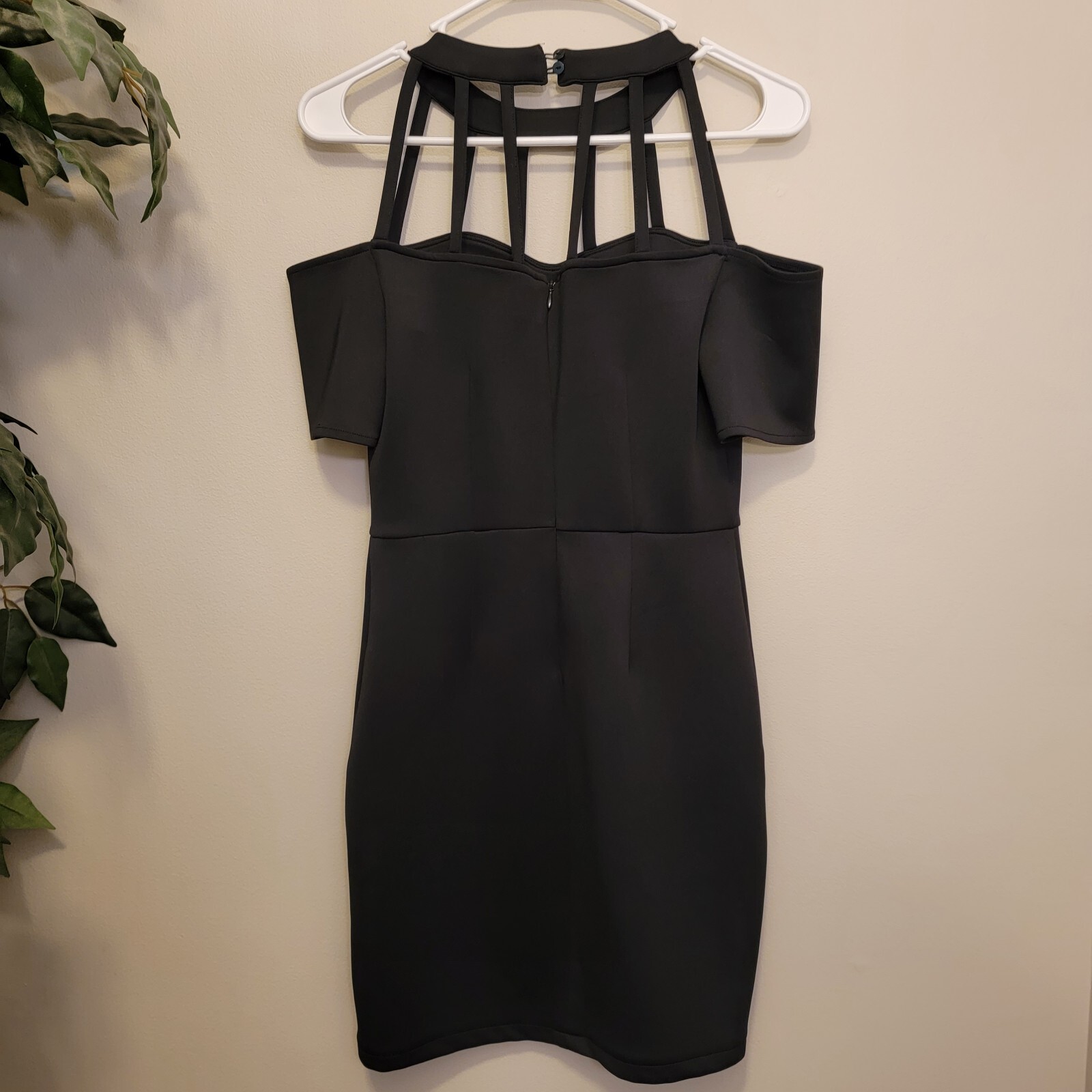 Bold Elements Black Cut Out Exposed Shoulder Stre… - image 6