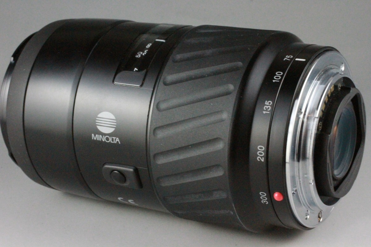 Minolta AF ZOOM 75-300mm 1:4.5 (32) -5.6 LENS for SONY A Mount