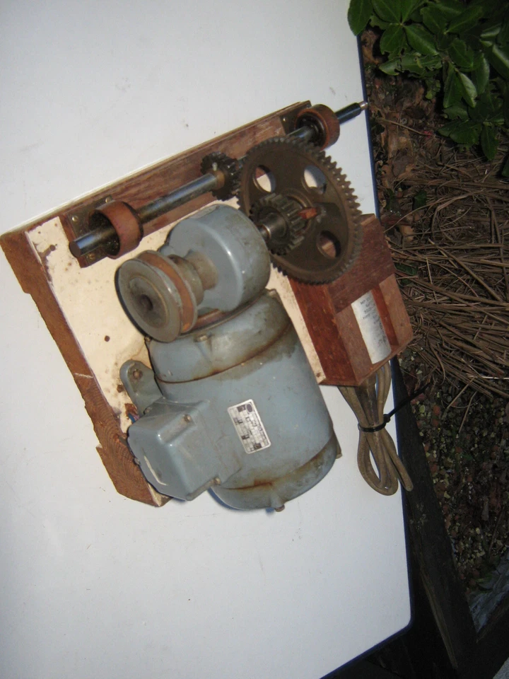 Groschopp Getriebemotor DM 90-60 ( DM90-60 ) Nr. 2730201 0,29/0,5A 1380/min 75W - Bild 3 von 4