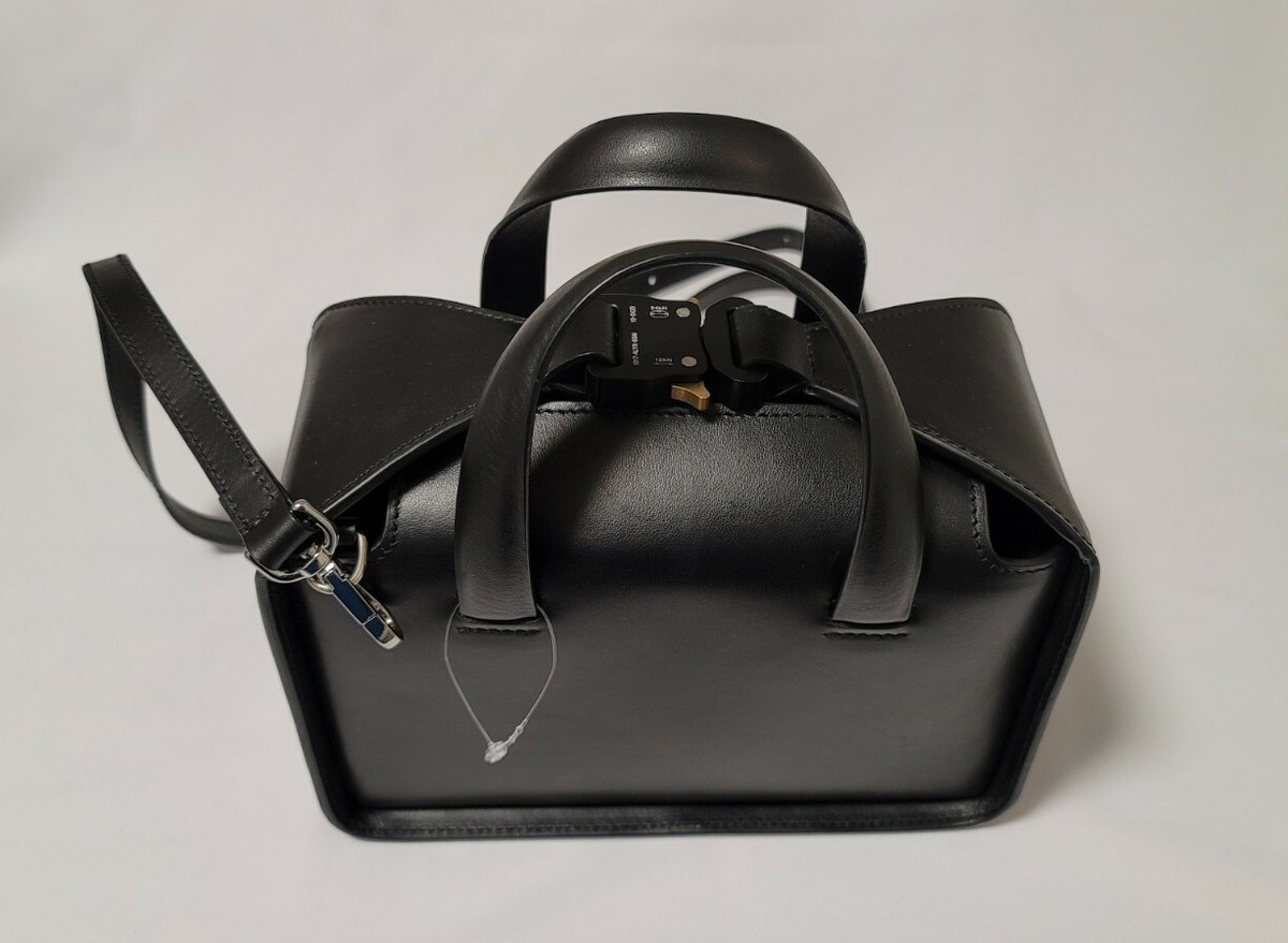 【1017 ALYX 9SM】ユニセックス Brie ミニショルダーバッグ 1017 ALYX 9SM Brie Leather Tote Bag | Black | FARFETCH