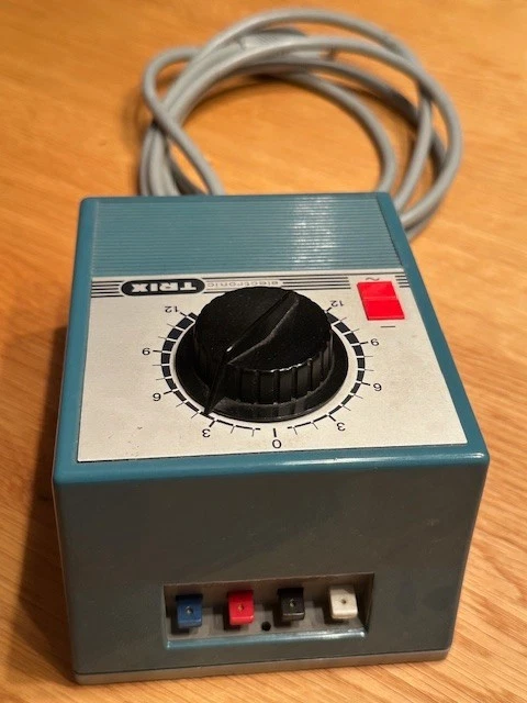 2 Trix Trafos, Trafo 1: Trix Trafo 56-5501-00, Trafo 2: Trix Trafo 56-5589-00