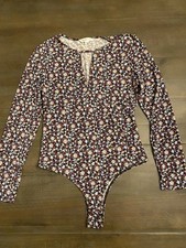 Women s BCBG Floral Print Long Sleeve Bodysuit Size Small
