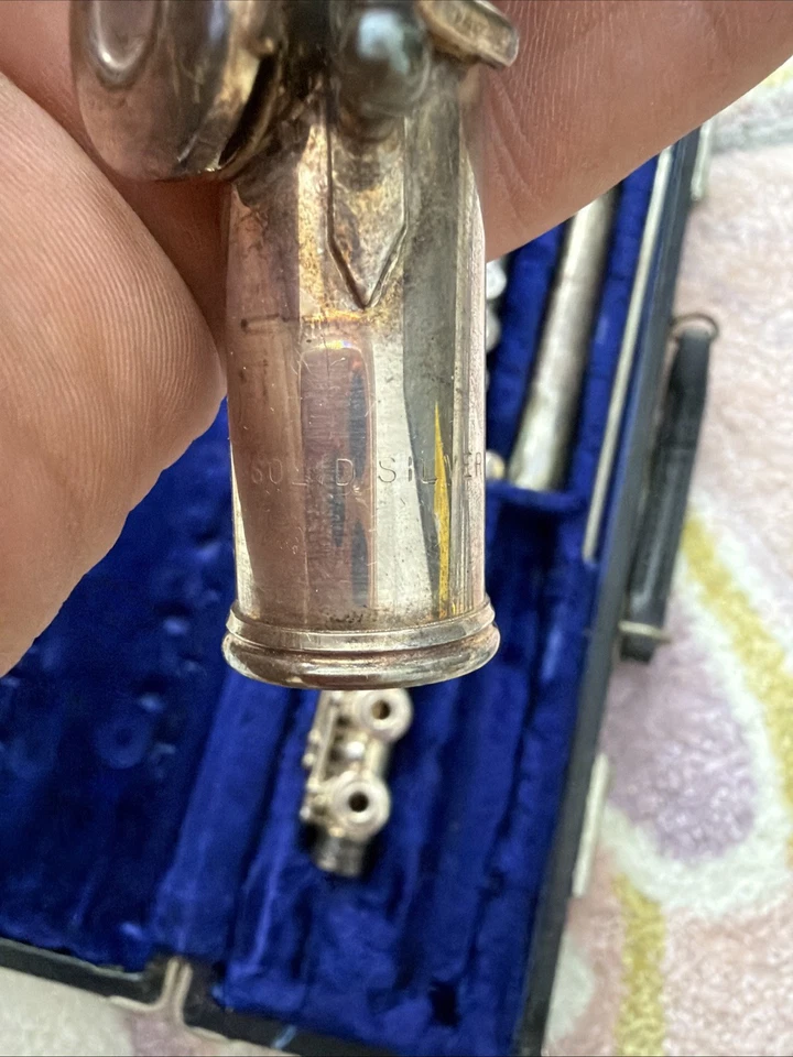 Instrumento de flauta musical vintage Artley Elkhart IND 90 % estampado PLATA con estuche Foto 4 de 4