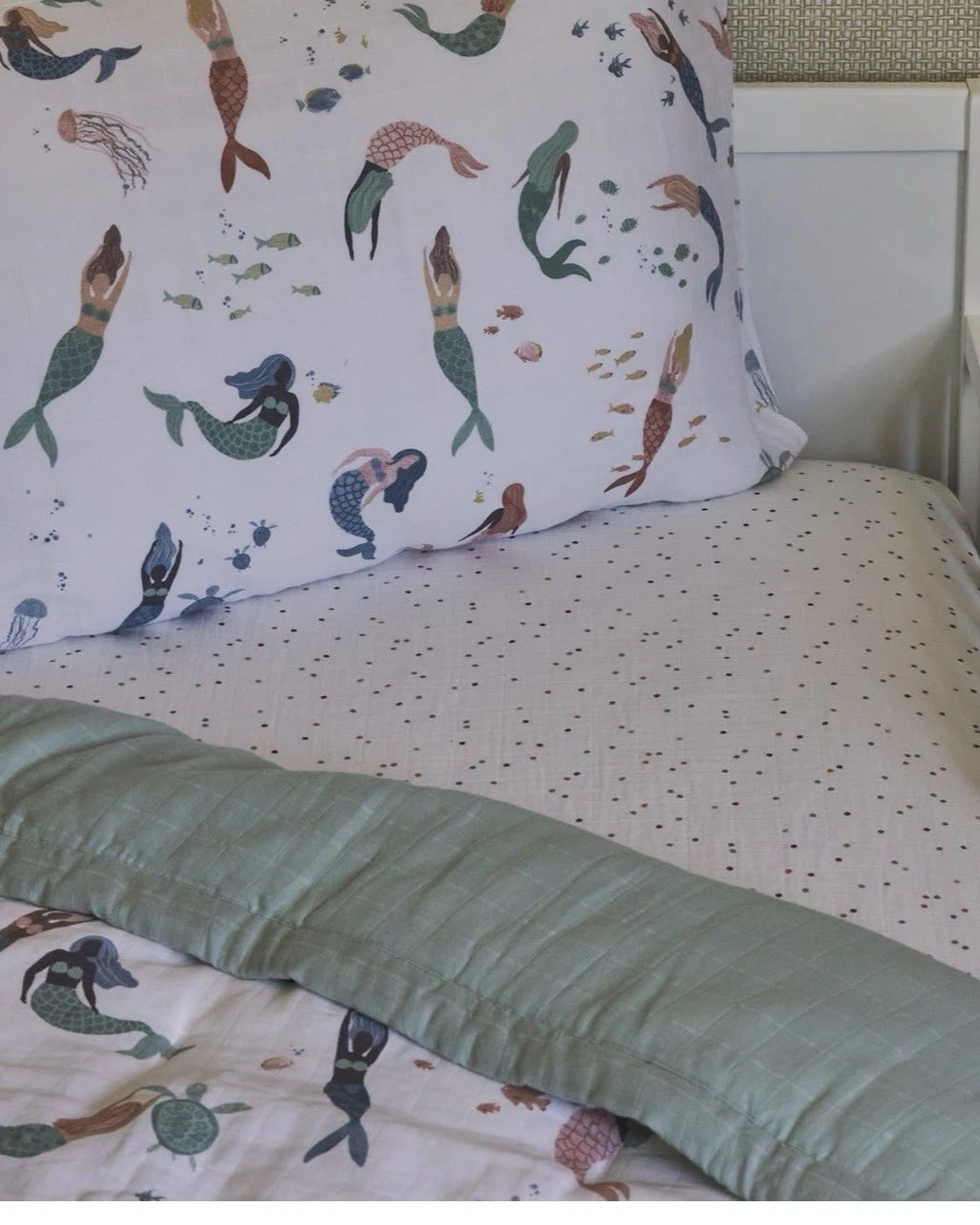 NEW Little Unicorn Muslin Toddler Bedding Comforter 3-Piece Set Mermaids
Opens in a new window or ta