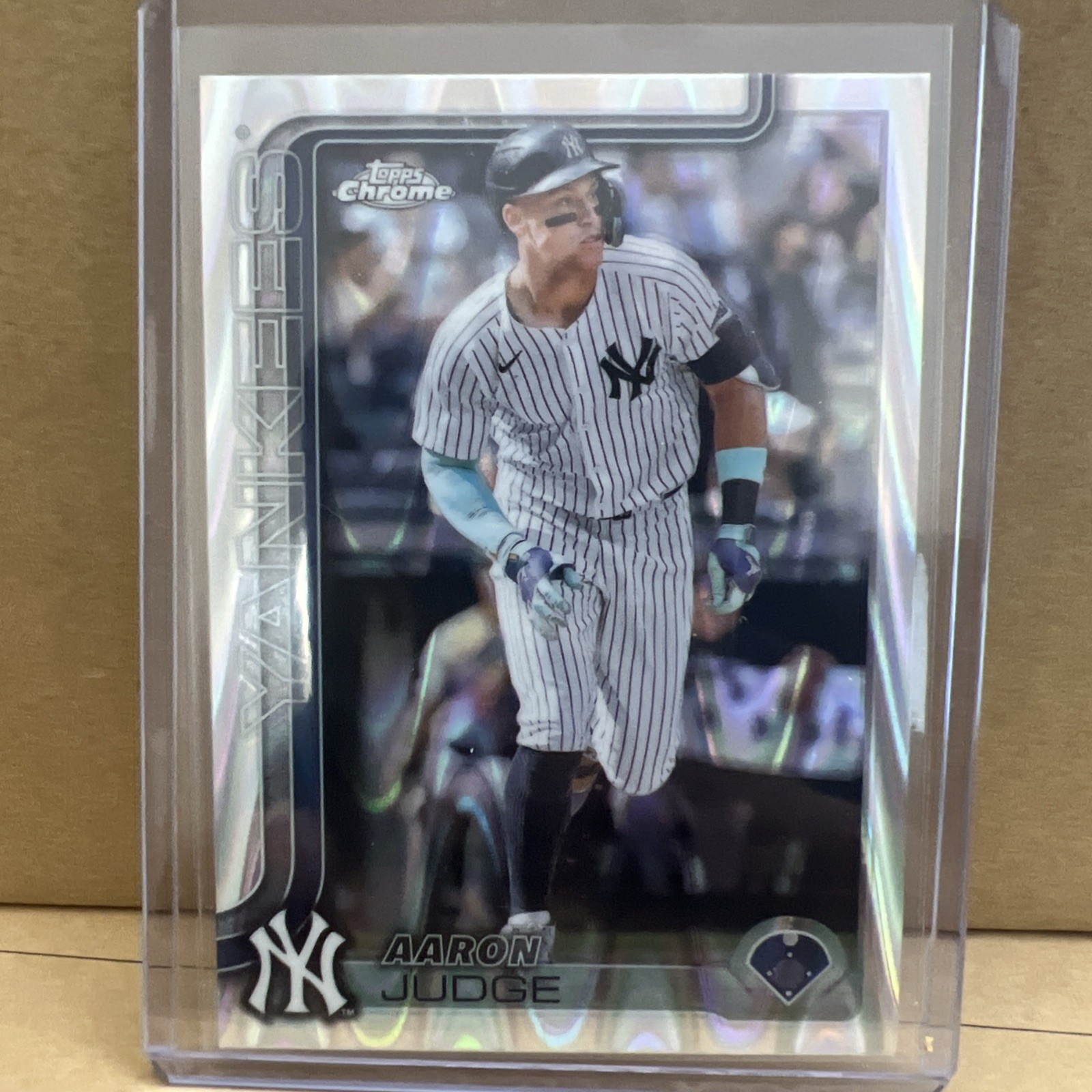 2025 Topps Chrome Aaron Judge #99 New York Yankees Raywave