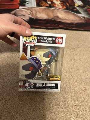 Funko Pop! Vinyl: Five Nights at Freddy's - Sun & Moon - Hot Topic #919