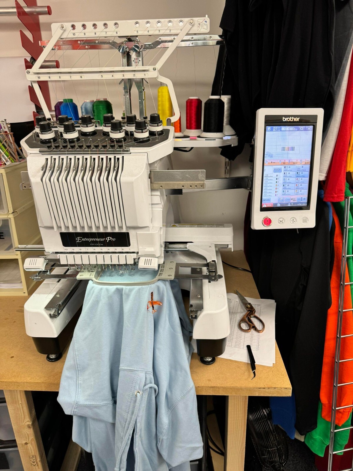 Brother PR1000e 10 needle embroidery machine with various hoops eBay