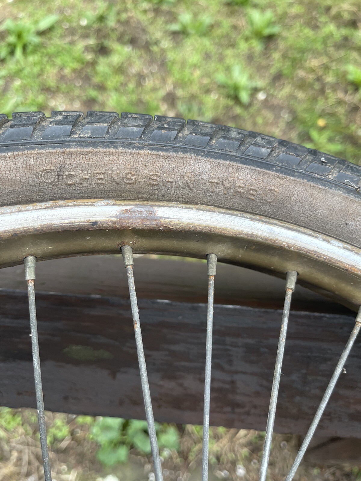 raleigh grifter tyres