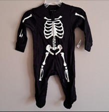 Old Navy Unisex Halloween Skeleton One-Piece Pajama Glow in The Dark Size 0-3 M