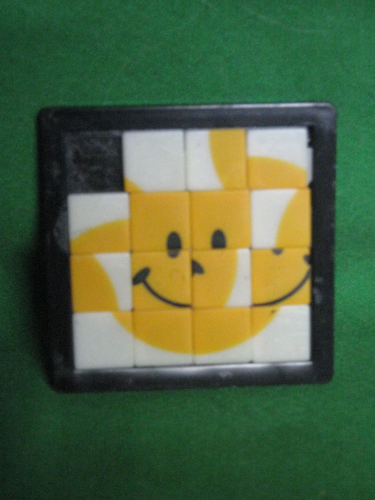 4 Hand Held Puzzle Games - Picture 4 of 8