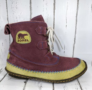 sorel moccasin boots