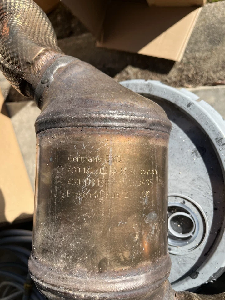 OEM AUDI CATALYTIC CONVERTERS FOR 4.0T, 12-18, S6 / S7 / RS6 / RS7 / A8 / S8 - Image 2 of 4