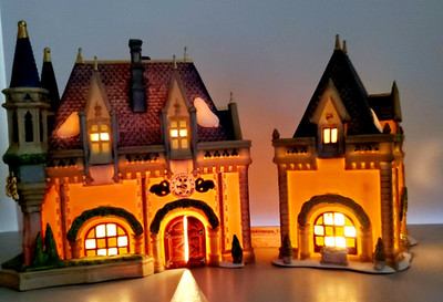 Dept 56 Disney Parks Village Mickey's Christmas Carol Fantasyland 5350-1 