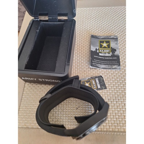 US Army Men's INF - 813 Infantry Counter Siege Stainless Steel Watch- VHTF NIB - Picture 2 of 6