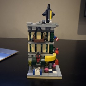 Lego Promotional Mini Modular&rsquo;s VIP 10230 Complete With Instructions