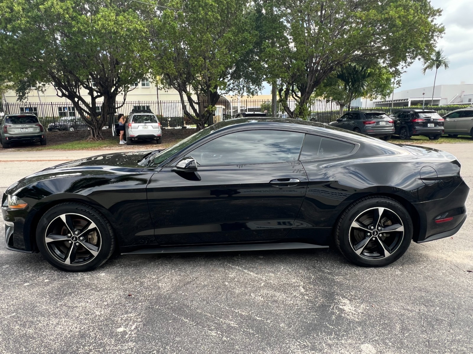 Ford Mustang - Image 12