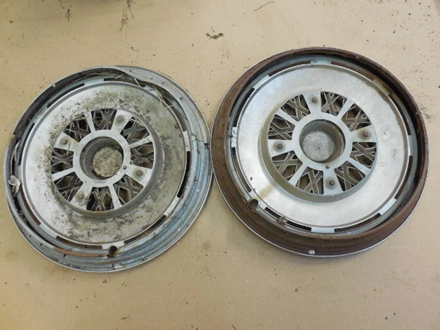 Ford Mustang II 1977 1978 13" tapacubos juego de 2 cubiertas de rueda Foto 4 de 4