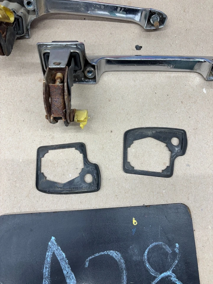 1980 87 1997 Ford F150 F250 F350 exterior pulsador manijas de puerta 86 85 Foto 2 de 4