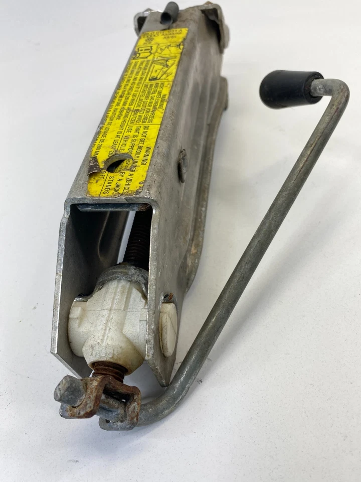 Audi A6 98-05 1998-2004 VW Jetta neumático de repuesto de emergencia gato de piso 8L0-011-031-A Foto 4 de 4