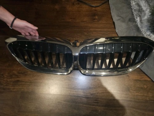 Chrome Kidney Grille Genuine BMW G20 3 Series - Picture 2 of 3