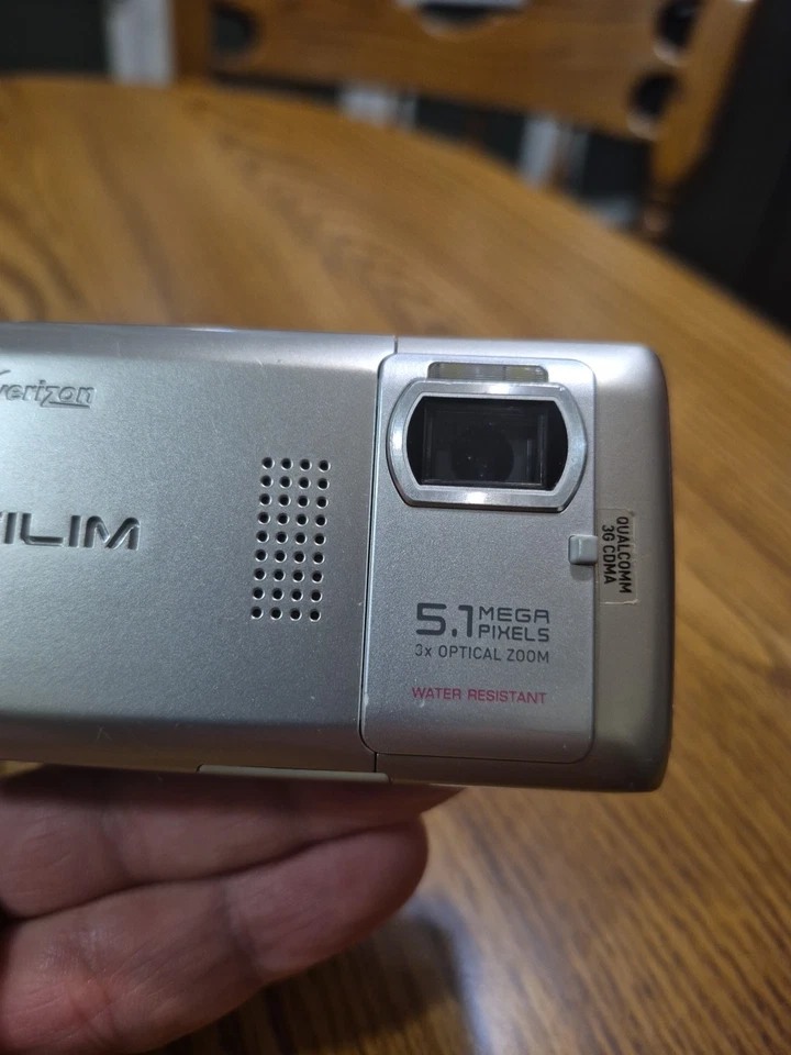 Casio Exilim C721 Phone/Camera Untested, 5.1 MP Water Resistant As Is - Image 2 of 4