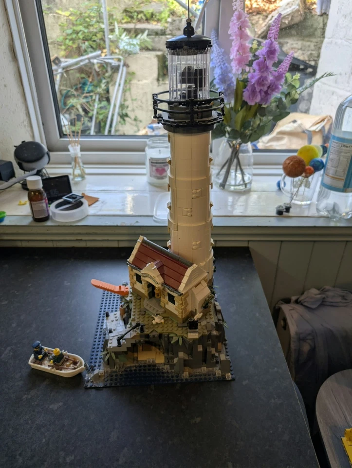 LEGO Ideas 21335 Motorized Lighthouse, photo 1 of 5