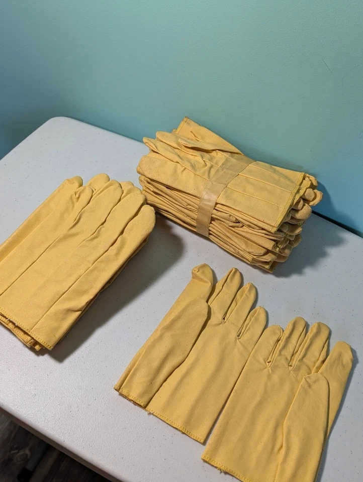 Lote vintage de guantes de jardinería amarillos Foto 3 de 4