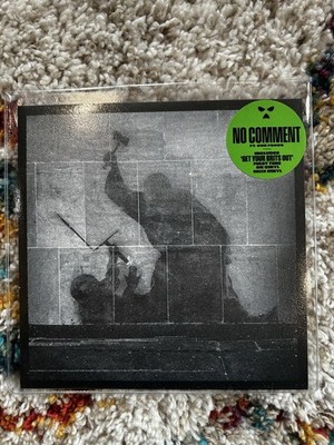 KNEECAP No Comment Banksy Sleeve Green Vinyl 7'' Record Limited Edition